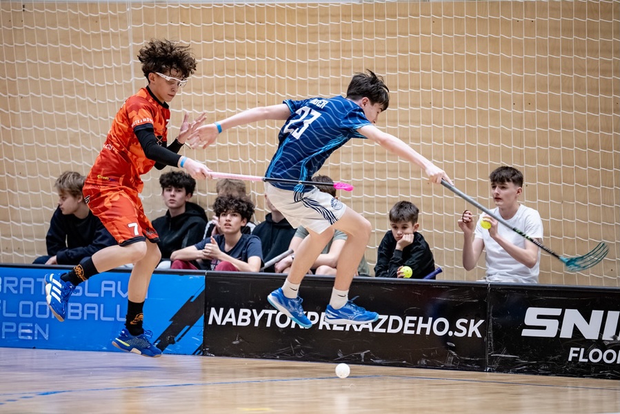 Slovanet Impact podporuje florbalových SNIPEROV