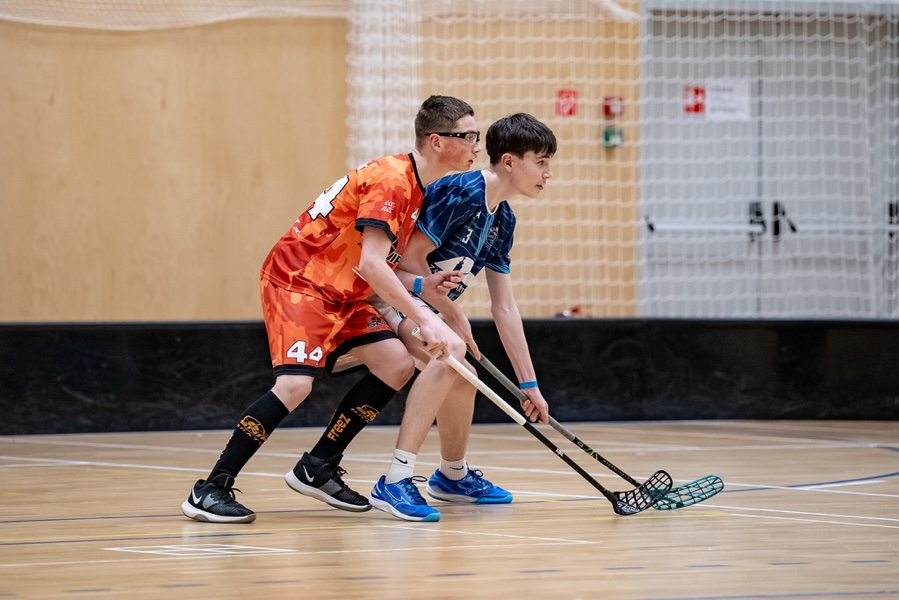 Slovanet Impact podporuje florbalových SNIPEROV