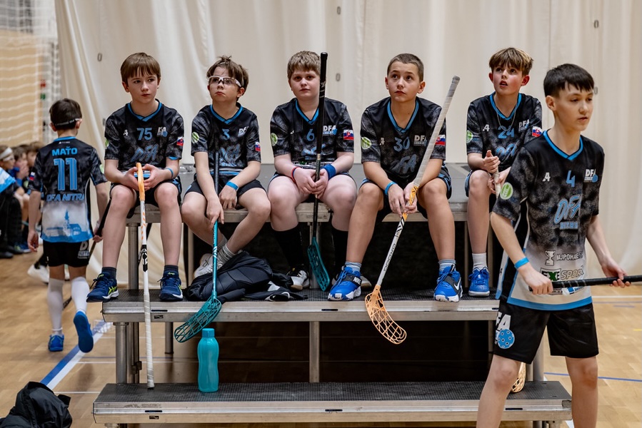 Slovanet Impact podporuje florbalových SNIPEROV