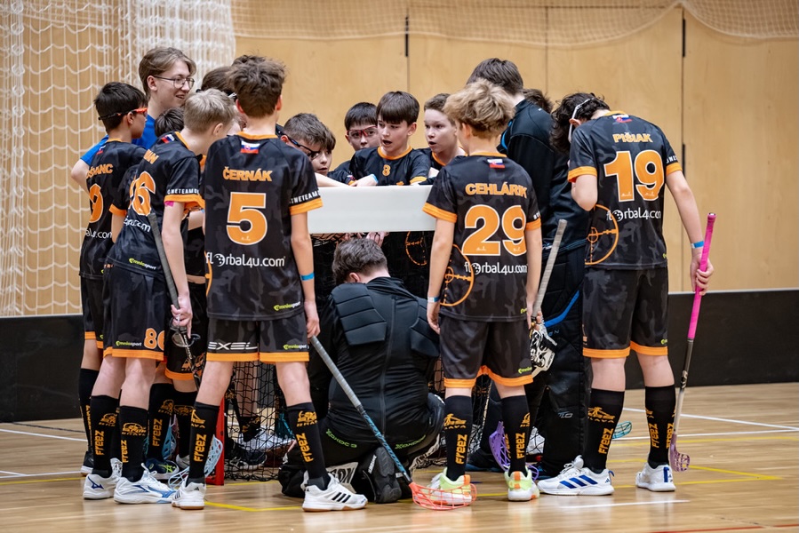 Slovanet Impact podporuje florbalových SNIPEROV