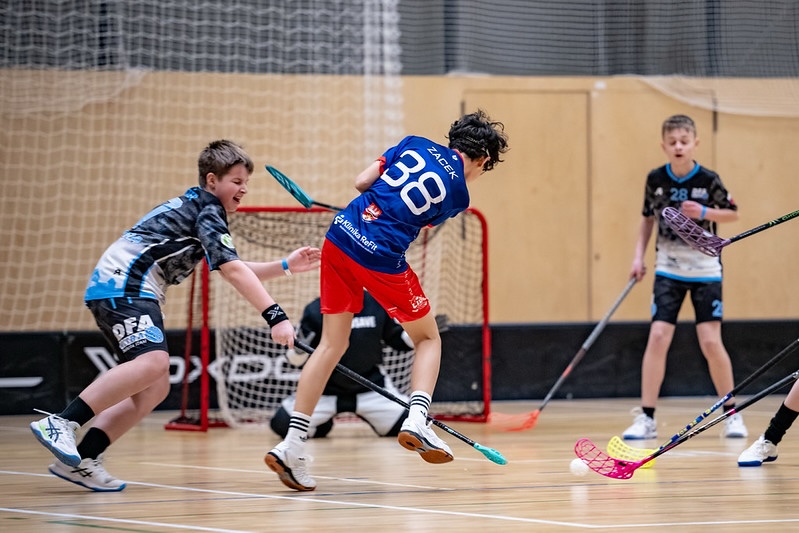 Slovanet Impact podporuje florbalových SNIPEROV