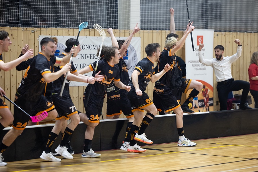 Slovanet Impact podporuje florbalových SNIPEROV