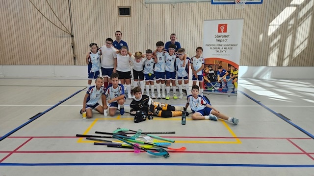 Grobskí Vlci vybojovali strieborné medaily na prestížnom Stupava Floorball Cup 2026