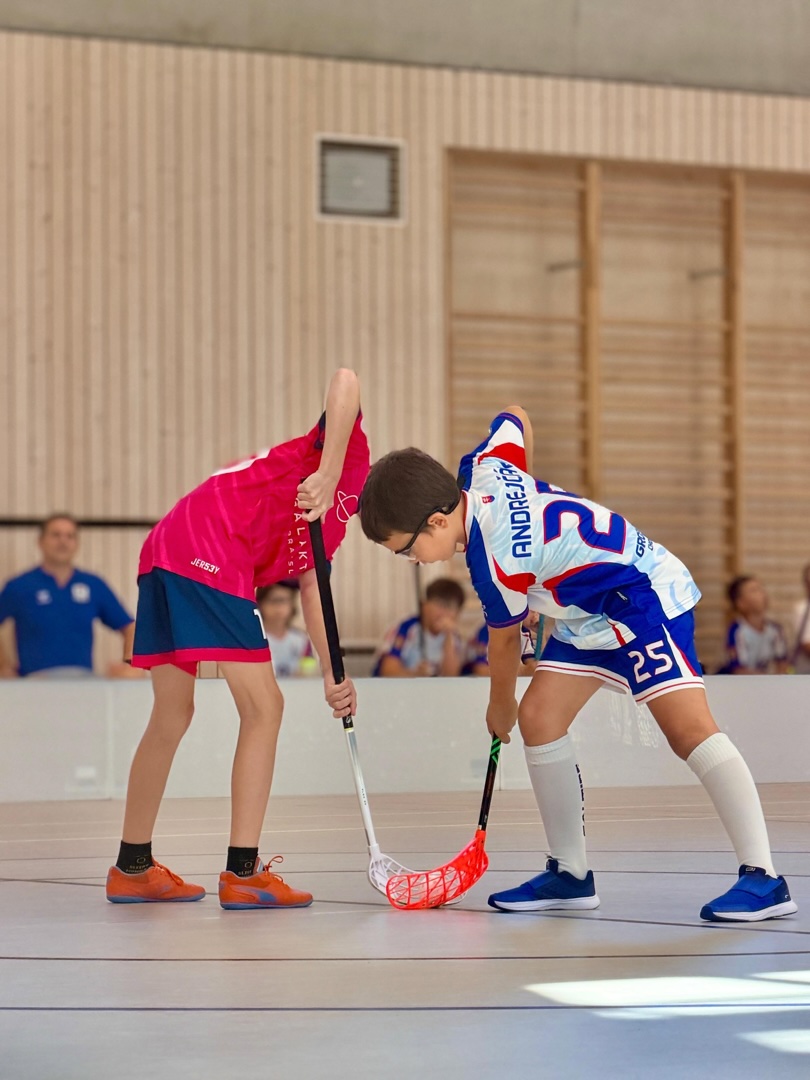 Grobskí Vlci vybojovali strieborné medaily na prestížnom Stupava Floorball Cup 2026